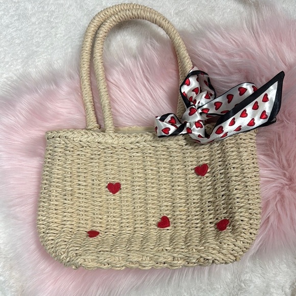 Cream and Red Tote Bag with Playful Accents for the summer - Picture 5 of 9